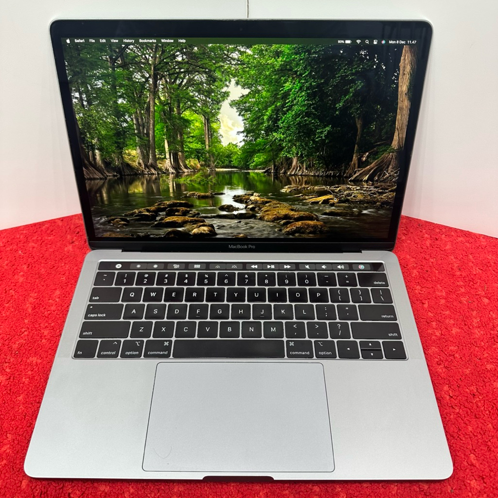 Macbook Pro 13 inch, 2018 CTO Four Thunderbolt 3 Ports