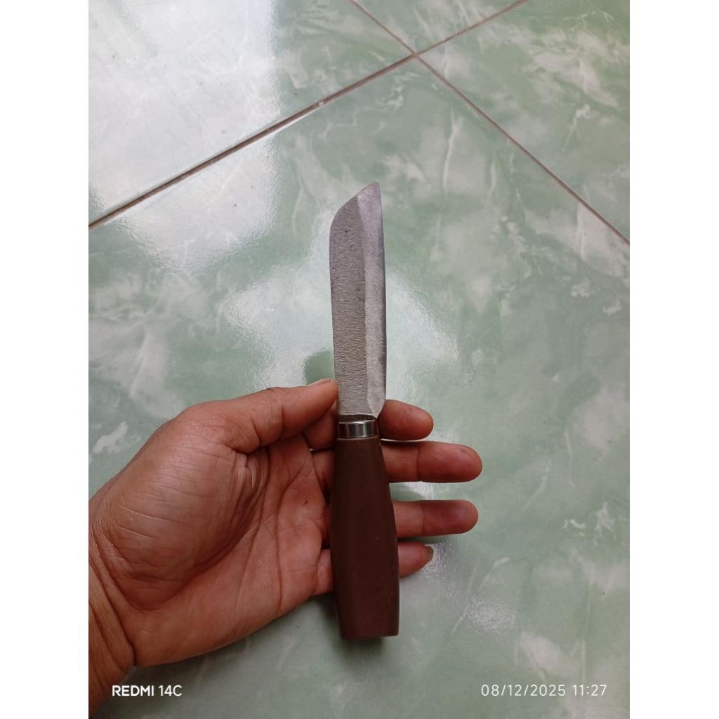 Pisau belati kecil gagang plastik