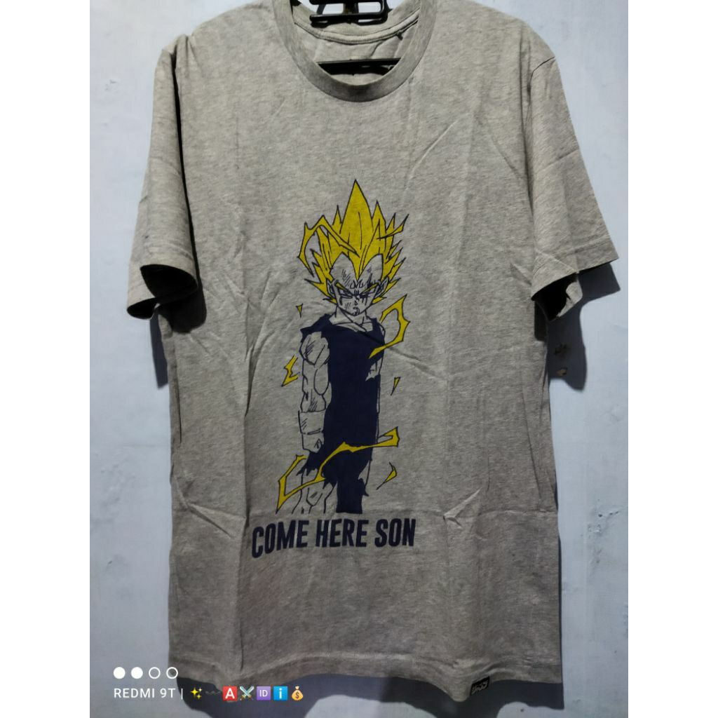 Kaos Uniqlo X Dragon Ball Z.