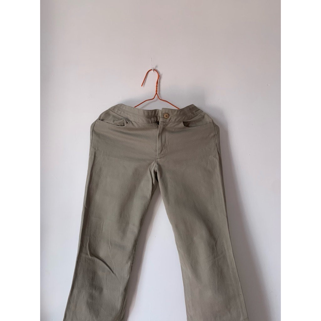 PRELOVED CELANA CUTBRAY