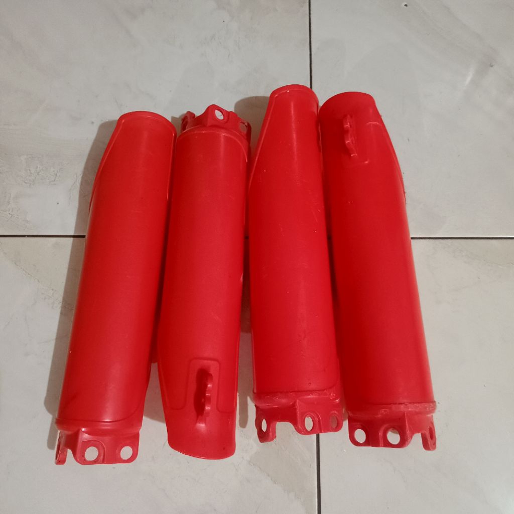 COVER USD CRF150L
