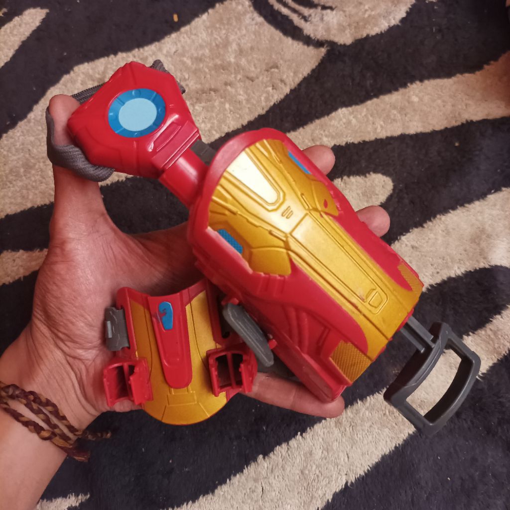 Original Hasbro X Nerf Iron Blaster Ironman Mainan Action Figure