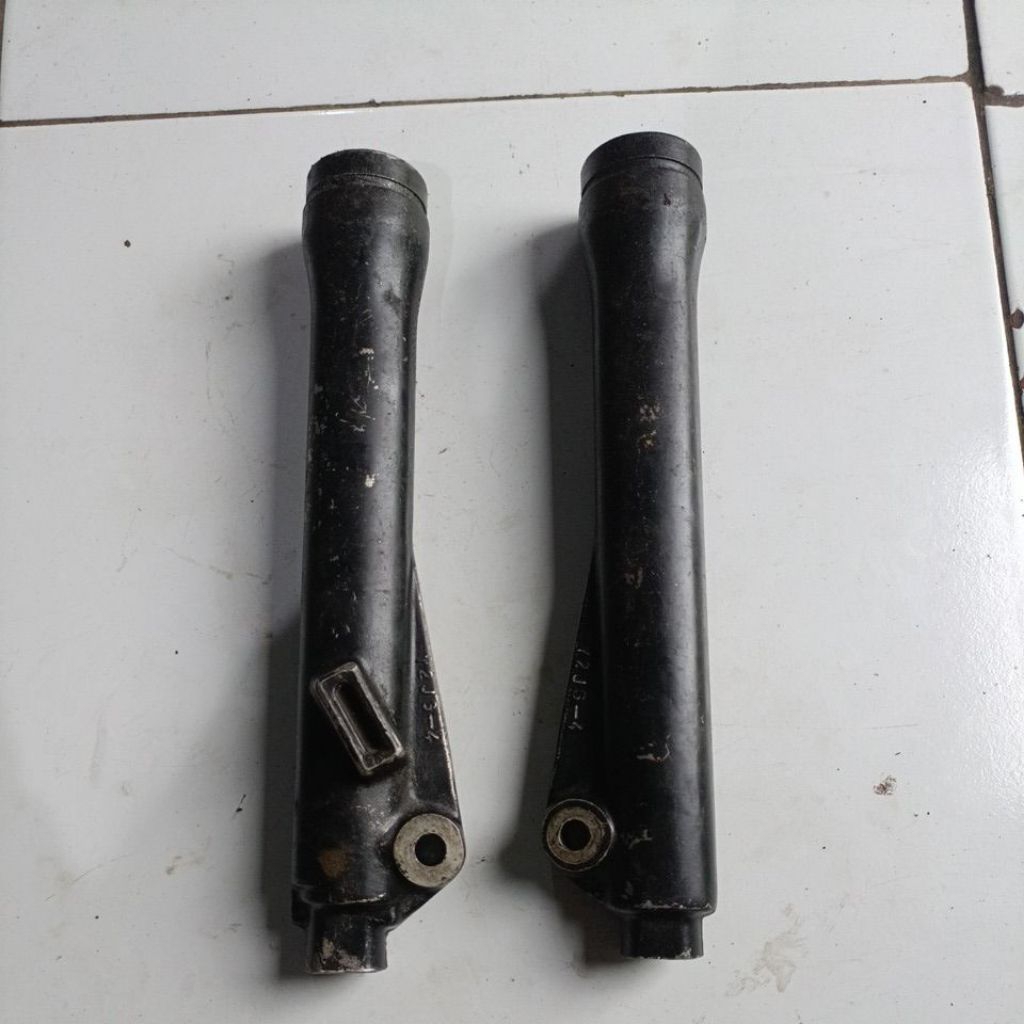 BATEM BOTTOM SHOCK DEPAN YAMAHA ALFA ORIGINAL