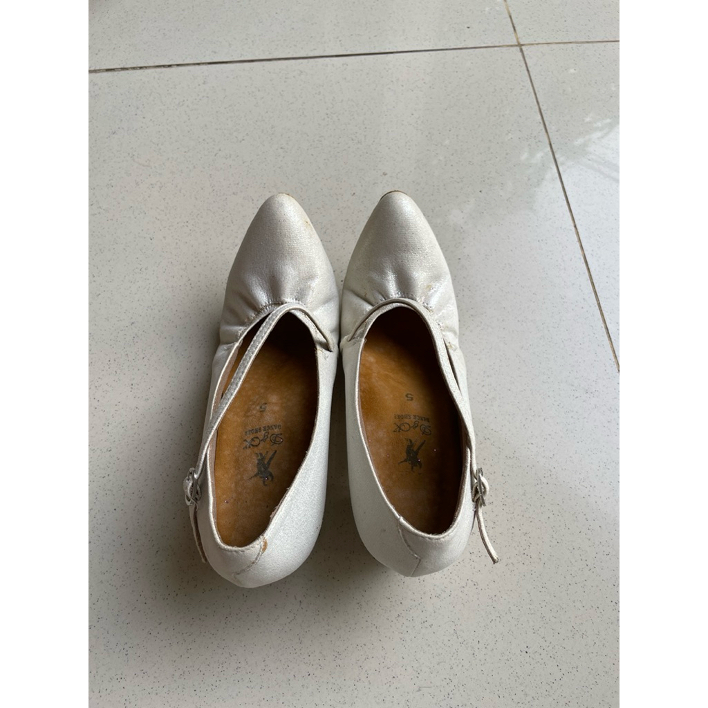 [PRELOVED] Dance Shoes Putih
