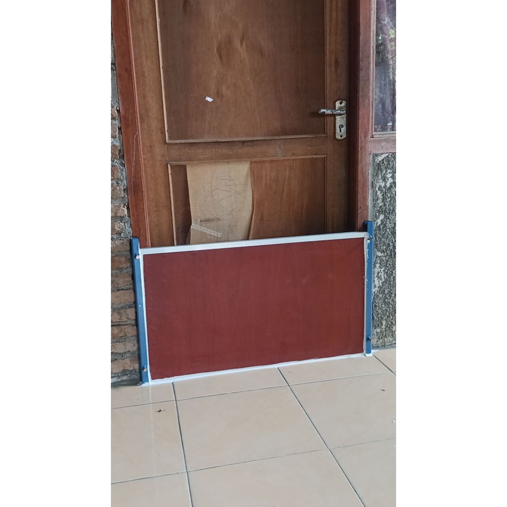 sekat anti banjir 1 daun 84x50 LUAR