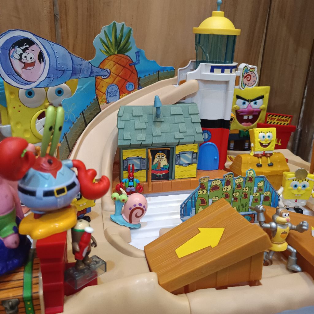 SpongeBob N Friends w Diorama Mrs.Puff