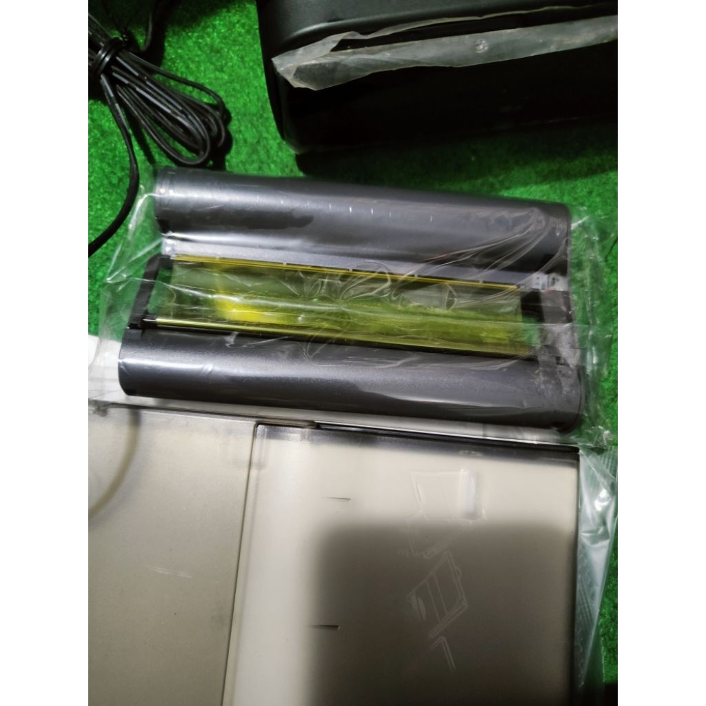 printer Canon SELPHY CP-1300 bekas normal masih komplit kertas foto masih 3pak tinta 1masih baru bat