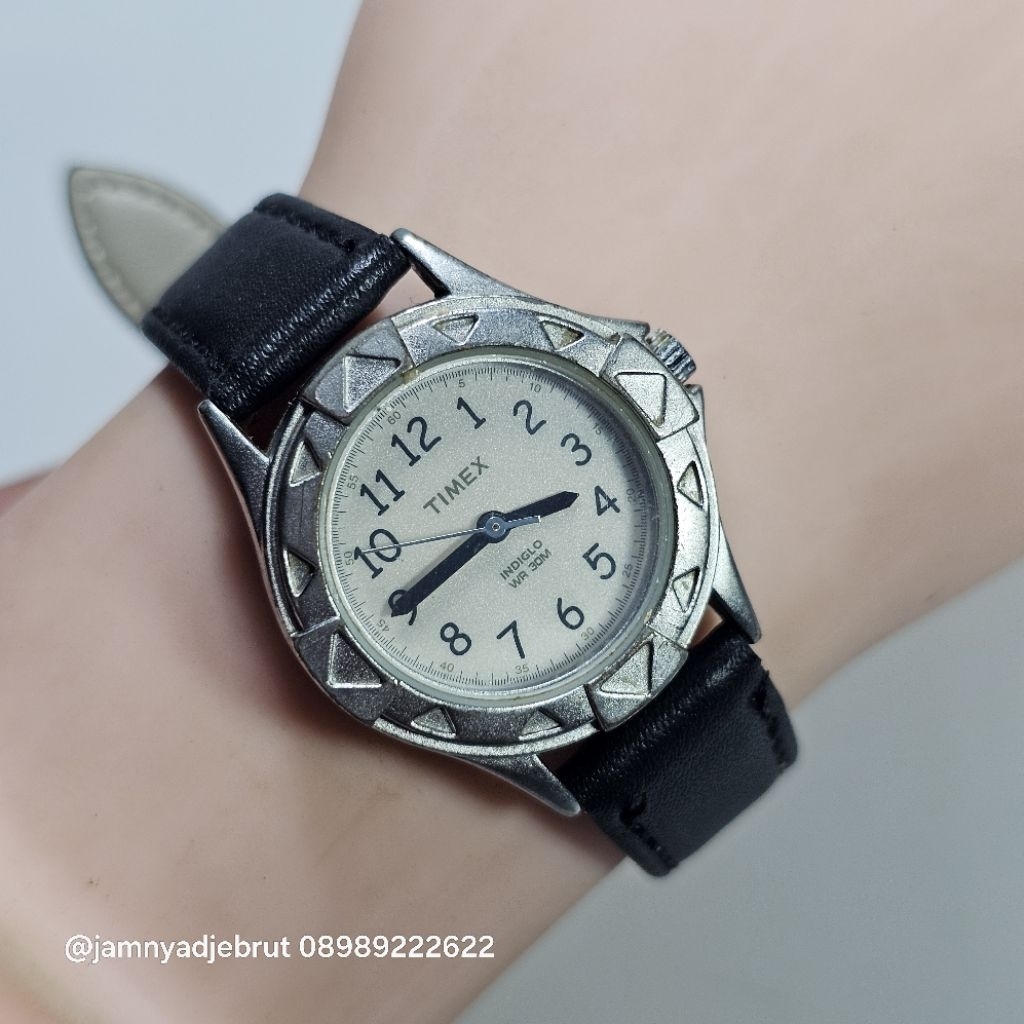 Jam Timex Indiglo NN Ladies Grey Bekas
