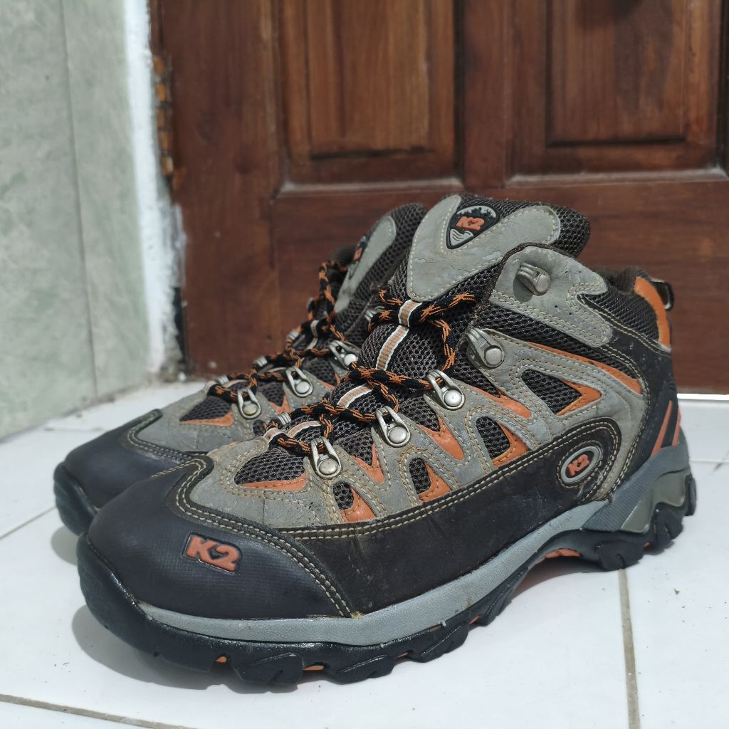 Sepatu Second Outdoor Gunung Hiking K2 size 41,5 insol 26,5 cm
