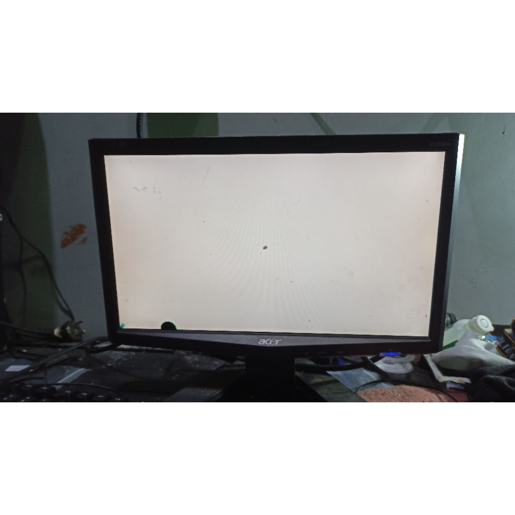 monitor Acer x163w minus