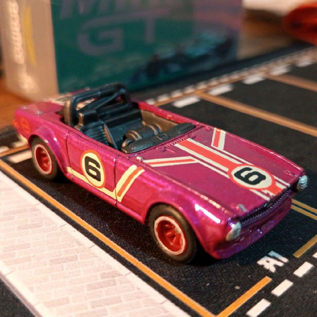 Hot Wheels Premium Boulevard - Triump TR6 (loose)
