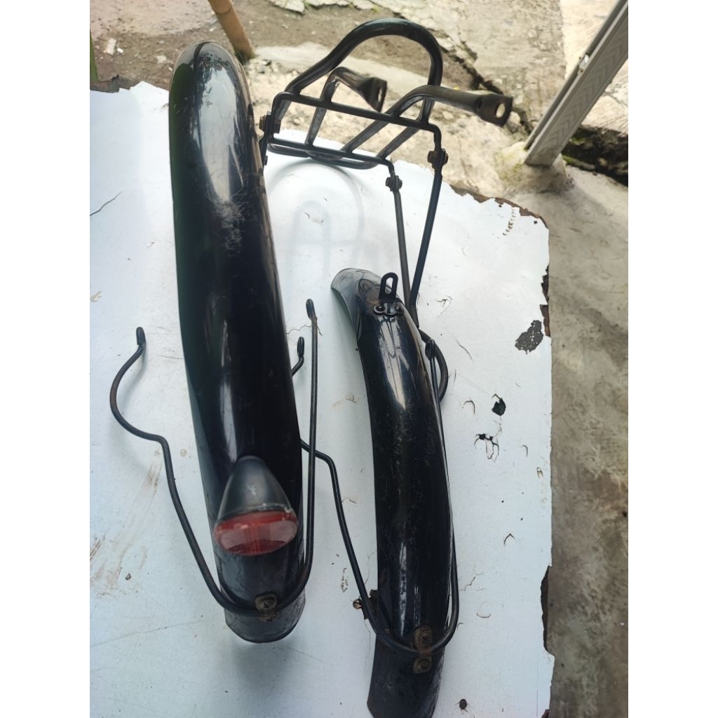 fender dan boncengan sepeda lipat 20