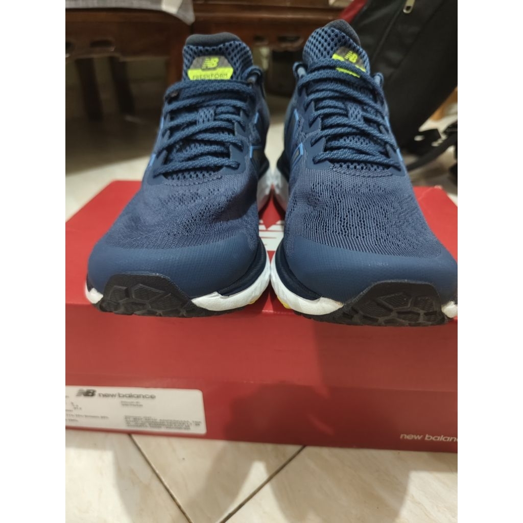 New Balance Fresh Foam 680v7 Men's Running - Navy EU 41,5 US 8 second like new sekali pakai