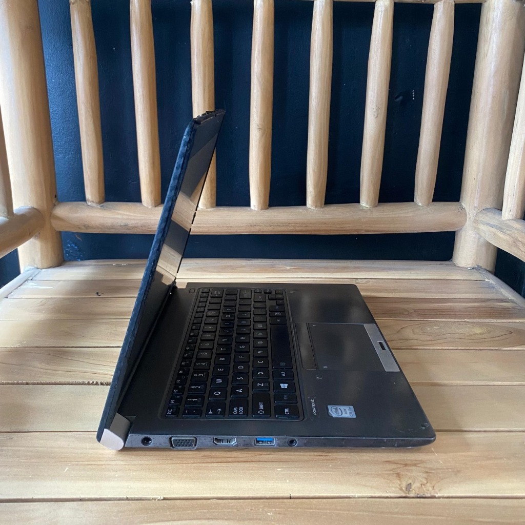 TOSHIBA PORTEGE Z30-A INTEL CORE I7-4600U(2.7GHz)  RAM 4Gb  SSD 128Gb  INTEL HD GRAPHICS FAMILY  DIS