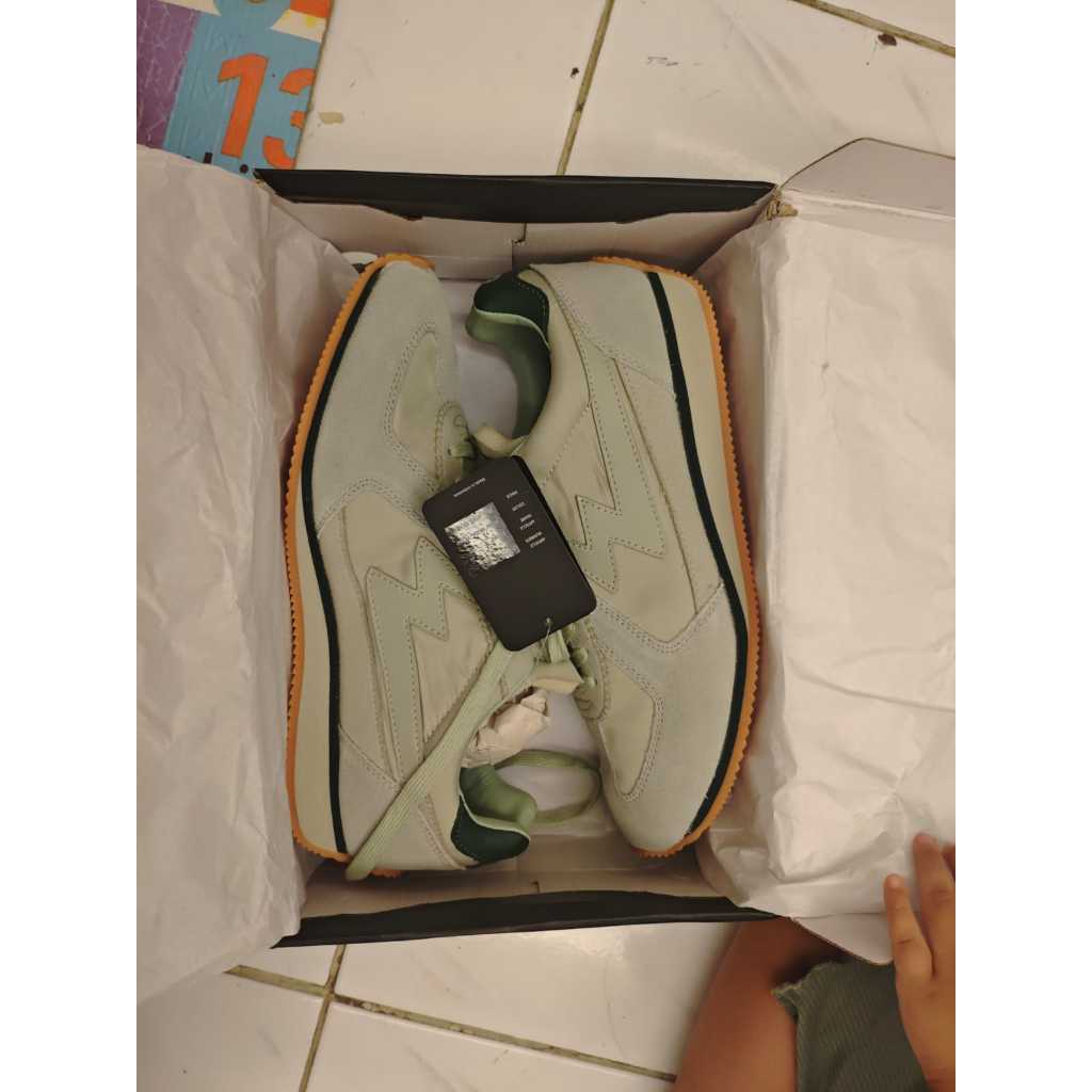 Sepatu Eagle Evoke Size 42