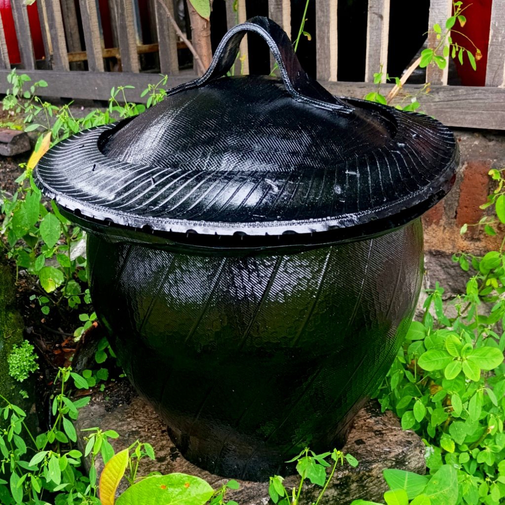 Bak sampah karet // Tempat sampah karet // Bak sampah karet ban // Tempat sampah kecil cat full hita