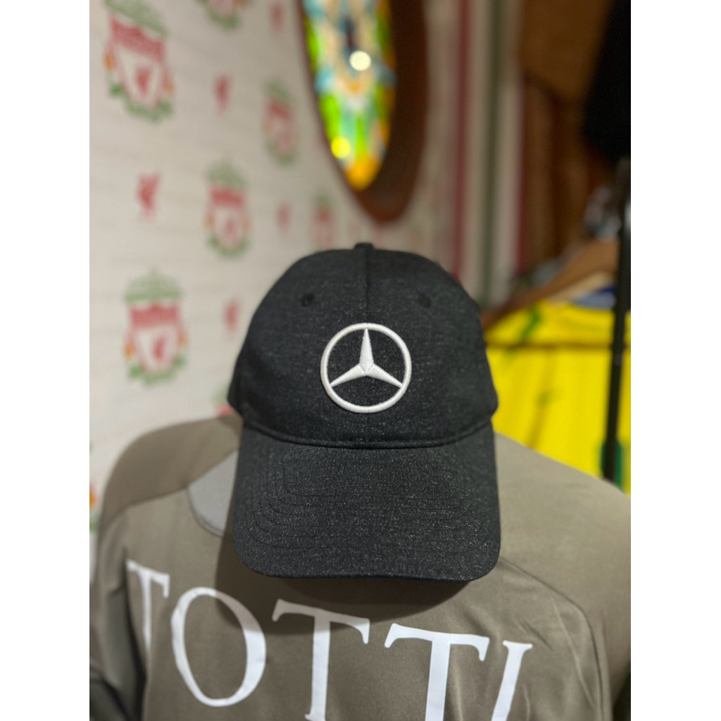 Topi Mercedes Benz, Mercy