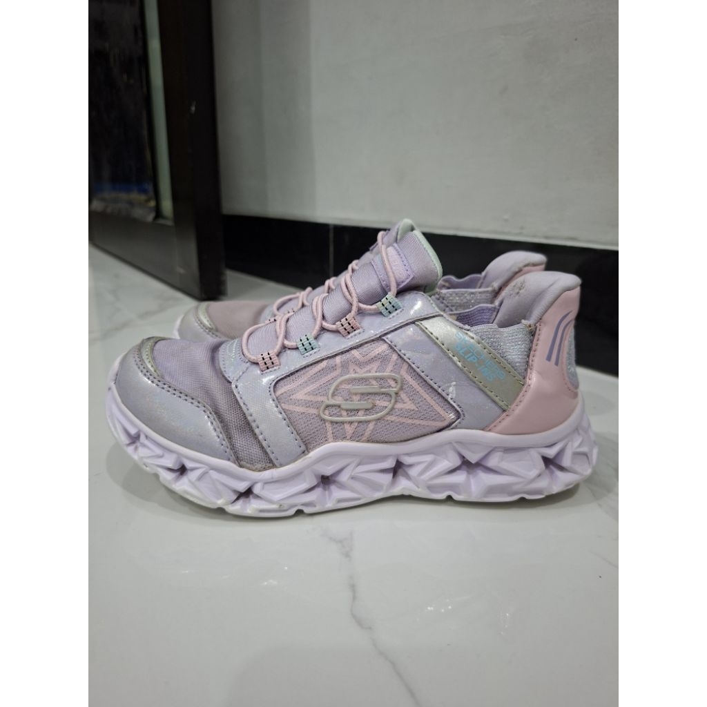 Sepatu Preloved Skechers Size 33.5