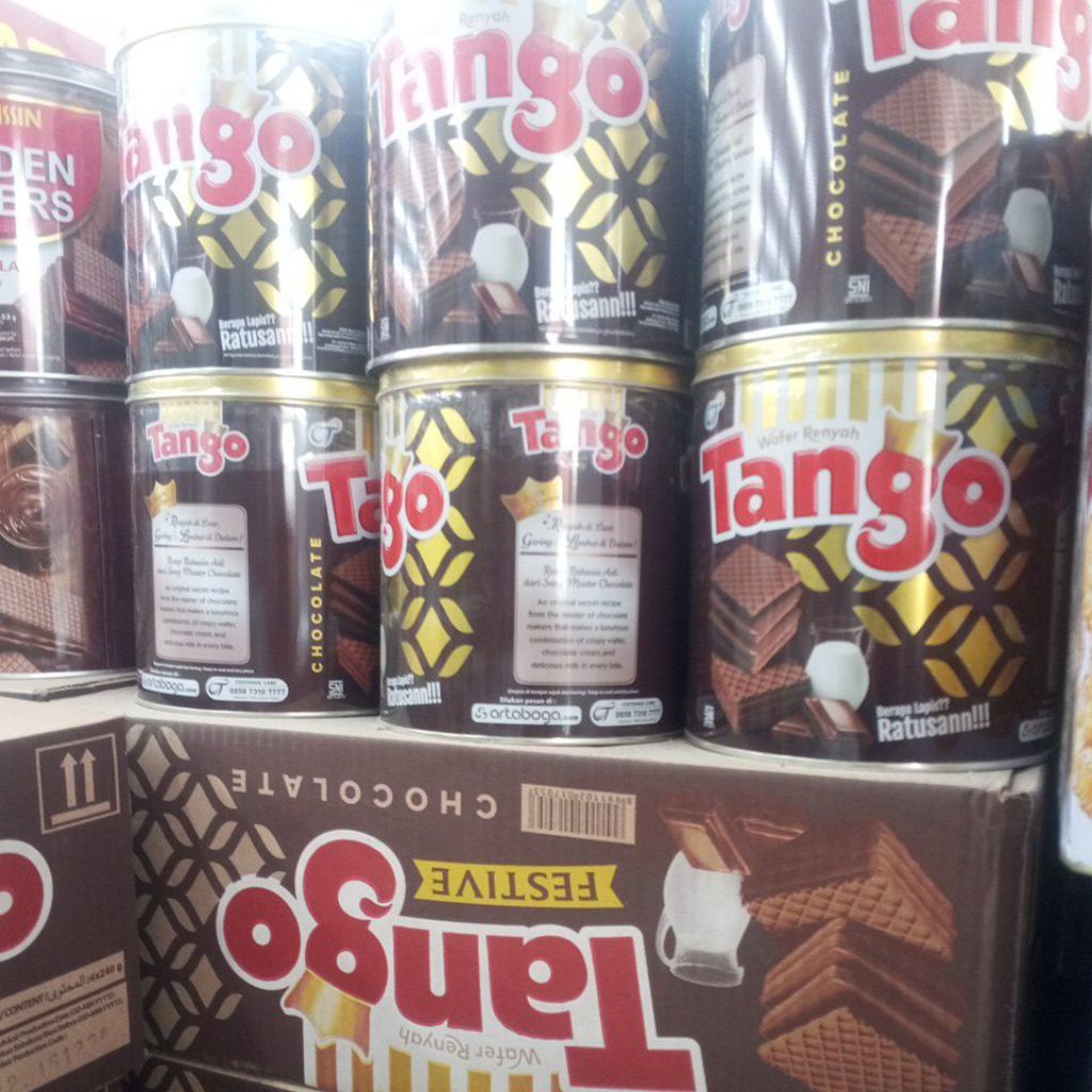 TANGO WAFER COKLAT 240GR KEMASAN KALENG ( 1 DUS ISI 6)