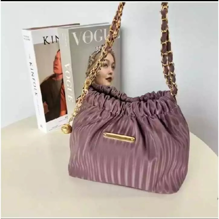 RAINE Tas Selempang Wanita Pouch Pleats Hitam | Shoulder Bag Cewek Elegan | Tas Wanita Seut Nylon