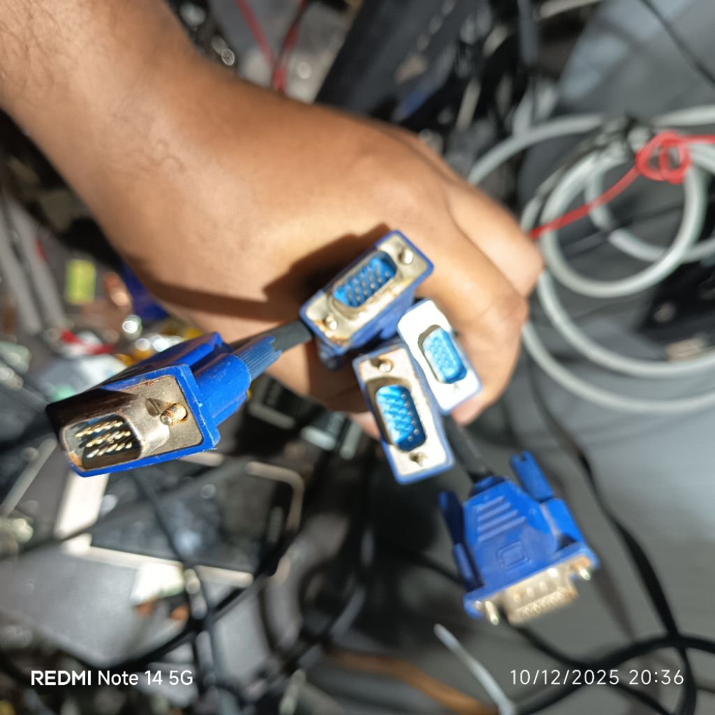 kabel vga pc ori bawaan monitor ( bekas )