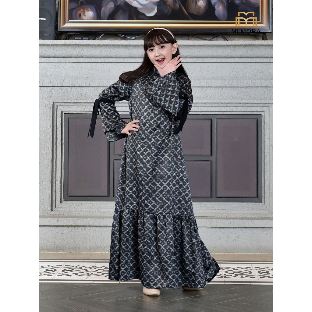 Gamis Terbaru Lebaran 2026 Series KAMARI DARK CHARCOAL By MEMORA - Gamis Anak Perempuan Amanah Origi