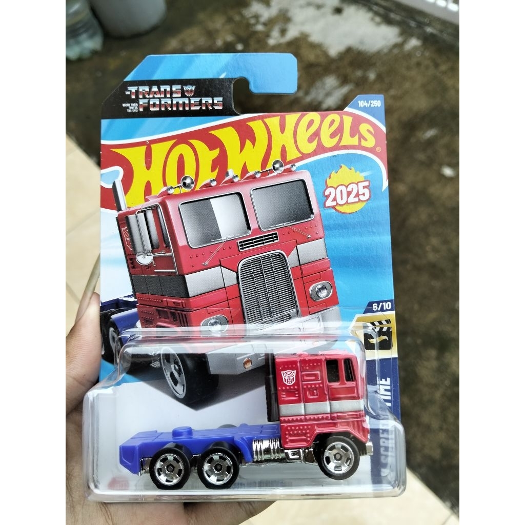 hotwheels Optimus prime