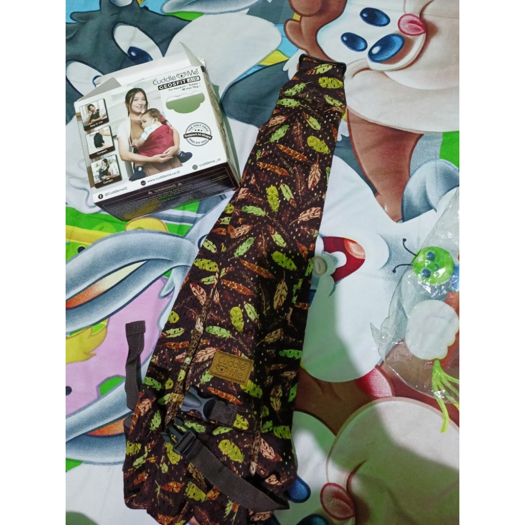 preloved gendongan cuddle me geosfit likenew