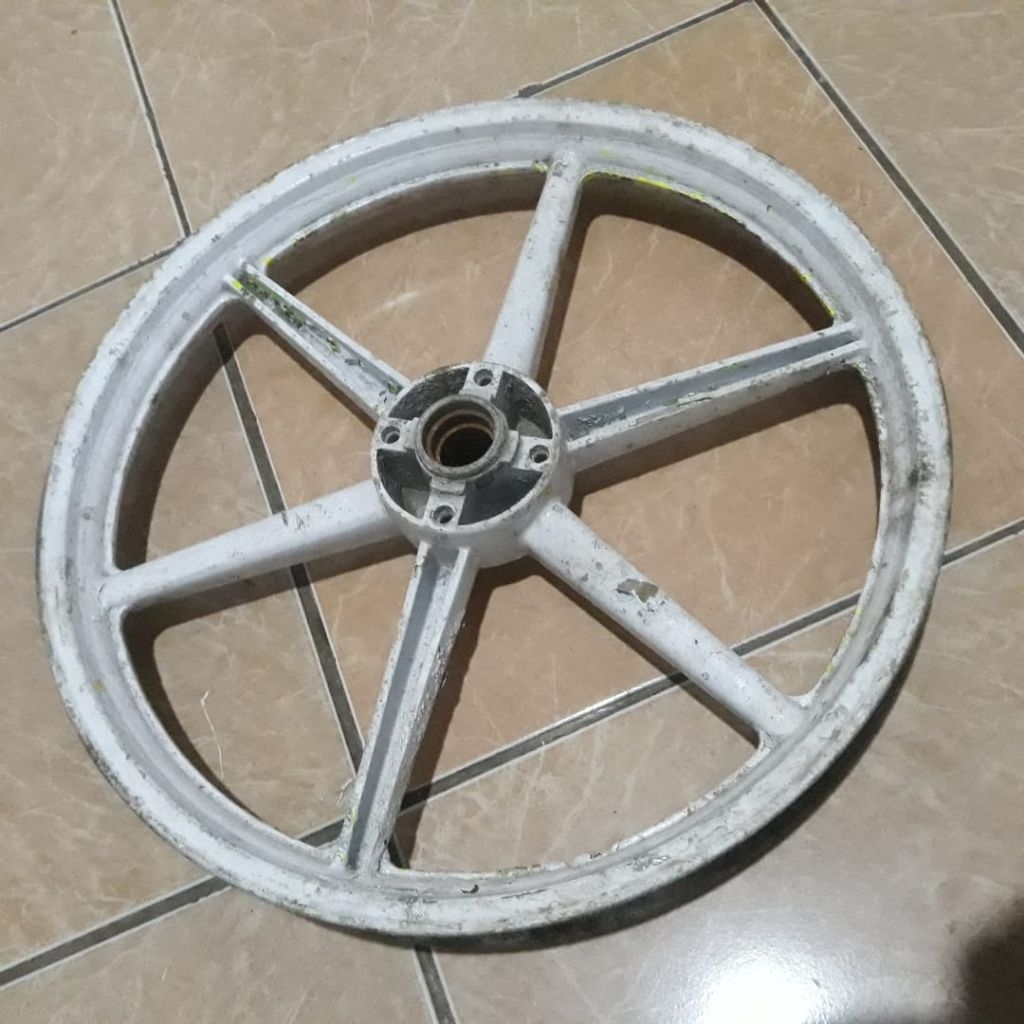 VELEK VELG DEPAN PALANG 6LURUS PNP HONDA