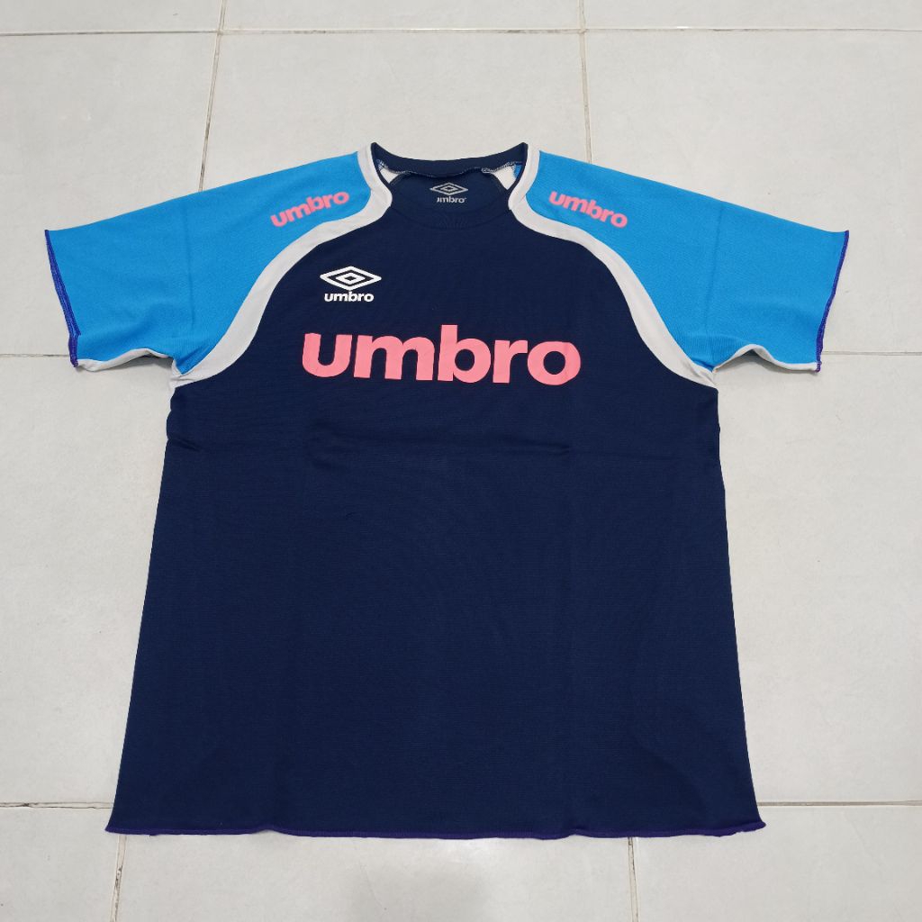 kaos olahraga dry fit running Umbro big script biru navy size M original murah