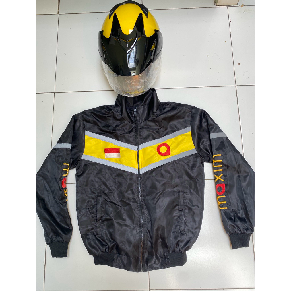 Helm dan jaket maxim