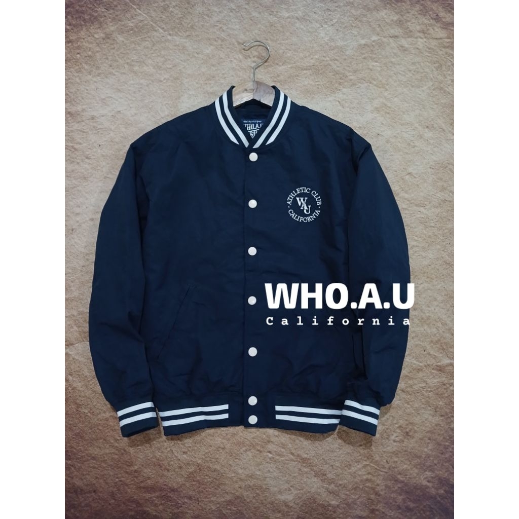 Jaket varsity keren WHO.A.U recomend bekas pakai