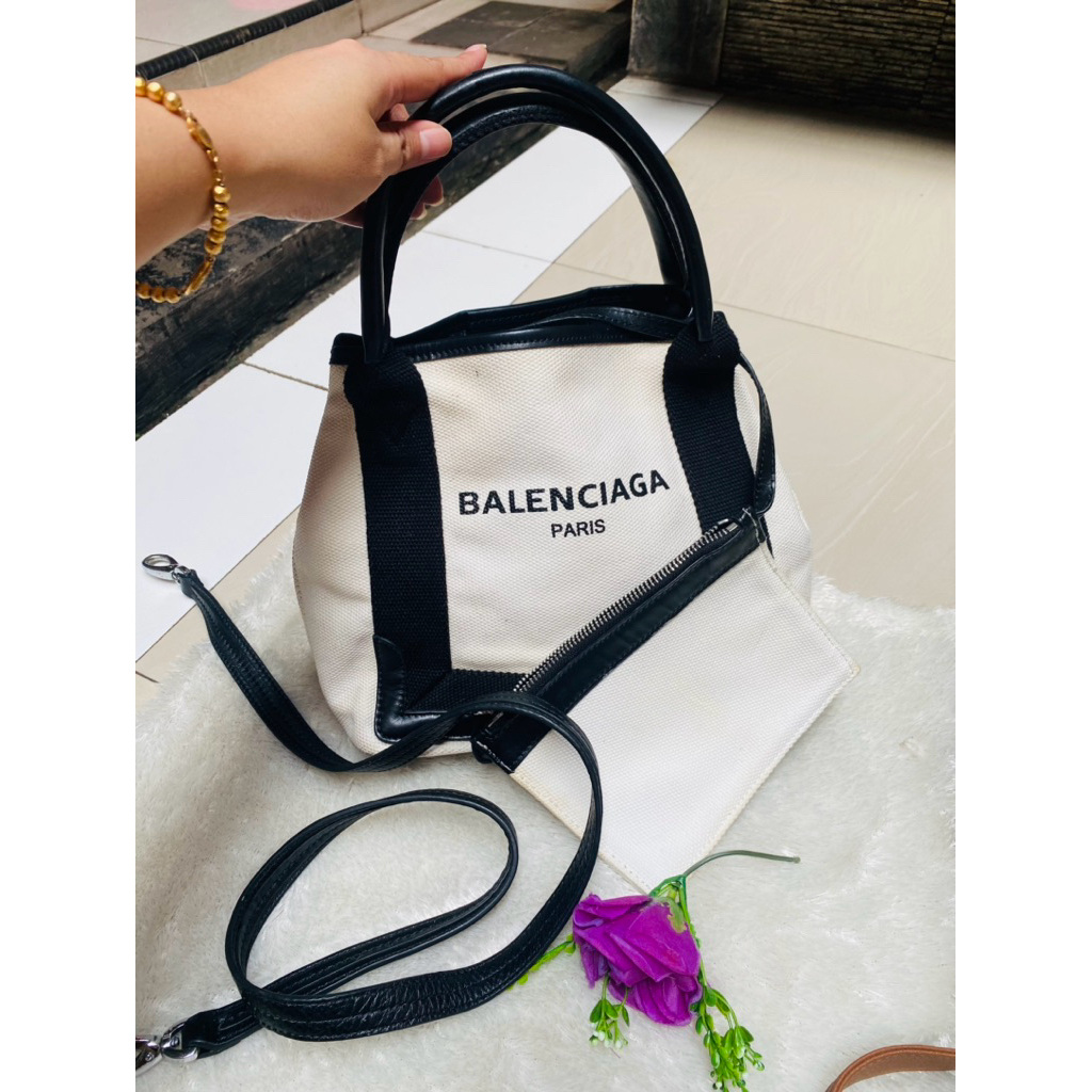 balenciaga sling preloved