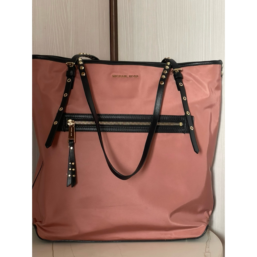 Leila Large Rose Nylon Tote Bag