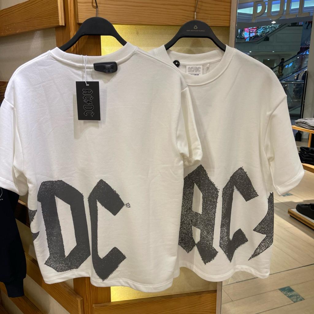 Sweatshirt T-shirt ACDC PULL&BEAR MEN Jastip (jasa titip)