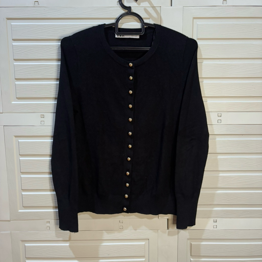 [ Preloved ] ZARA - Cardigan Wanita Knit Gold Button