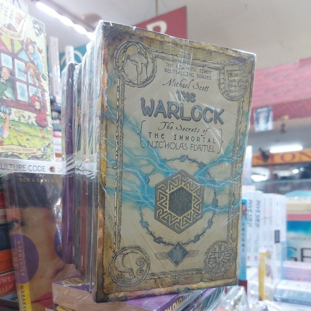 Buku Michael Scott THE SECRETS OF THE IMMORTAL NICHOLAS FLAMEL THE WARLOCK THE ENCHANTRESS THE MAGIC