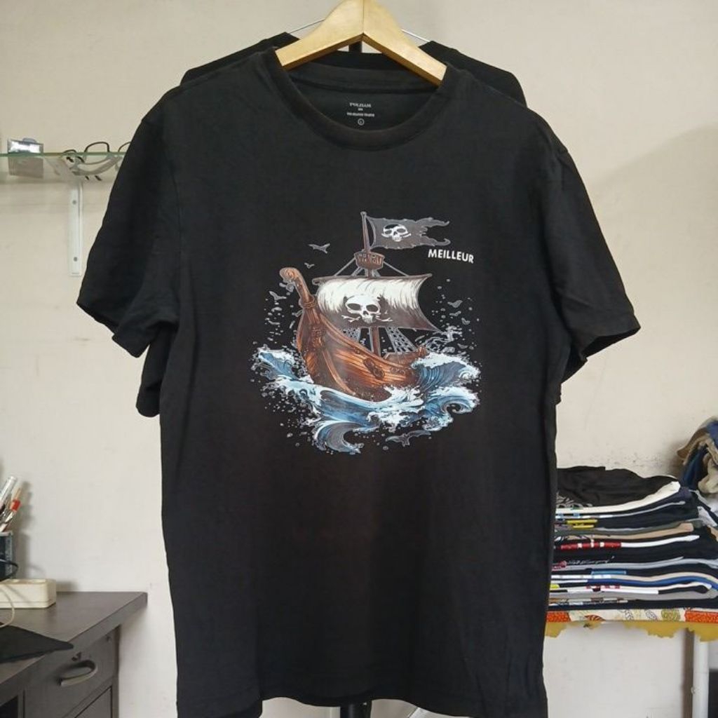 Kaos katun tebal warna hitam kerah kencang POLHAM X  MEILLUR Second Original size M ld 105cm Pjg 70c