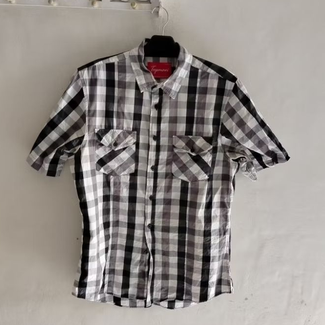 kemeja pria TOPMAN SIZE M kecil