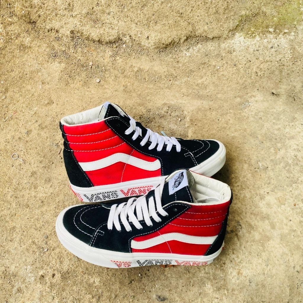 vans sk8 hi black racing red size 38/24 cm
