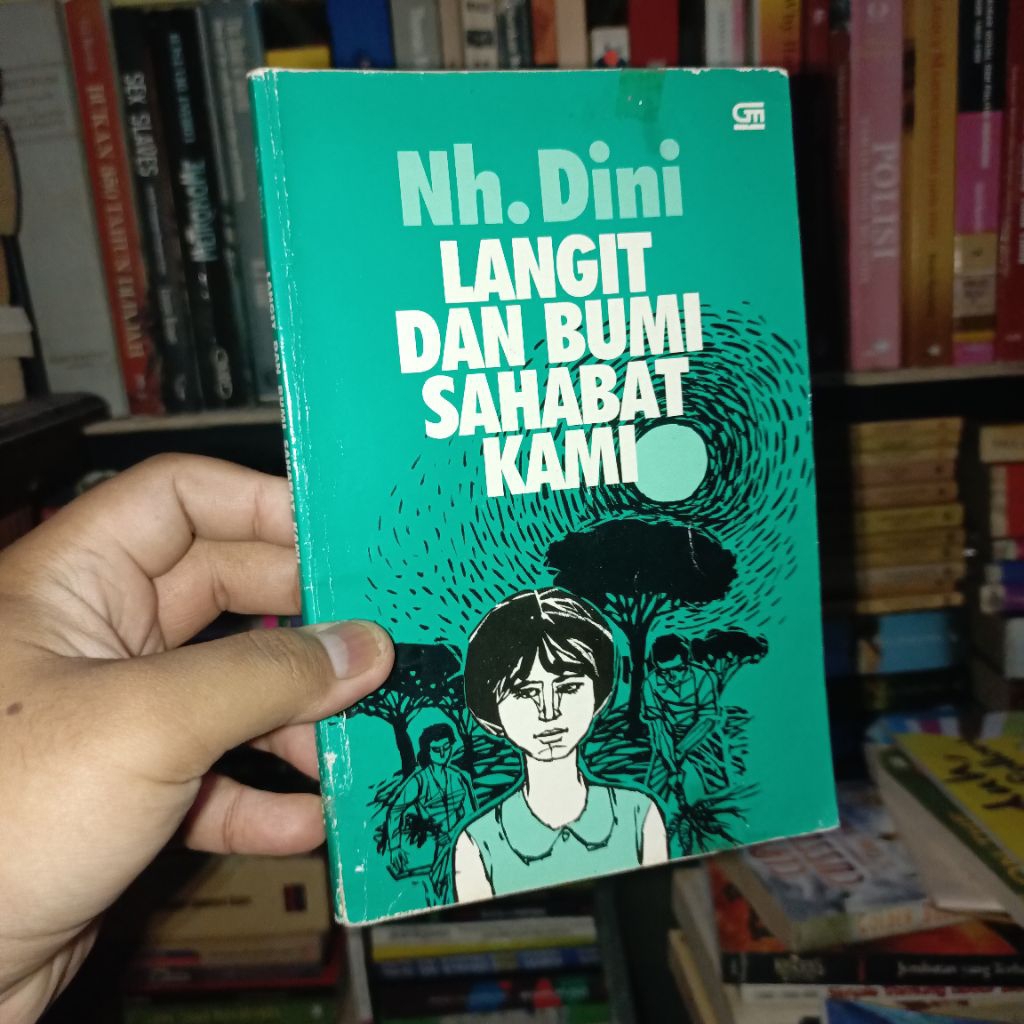 Langit dan Bumi Sahabat Kami by Nh. Dini