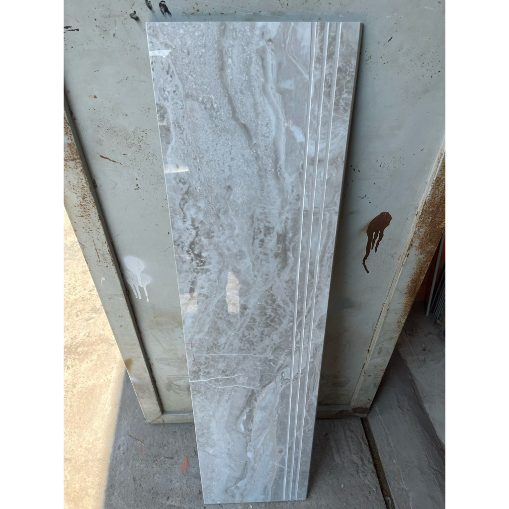 Granit anak tangga doubel bevel motif marmer glosy