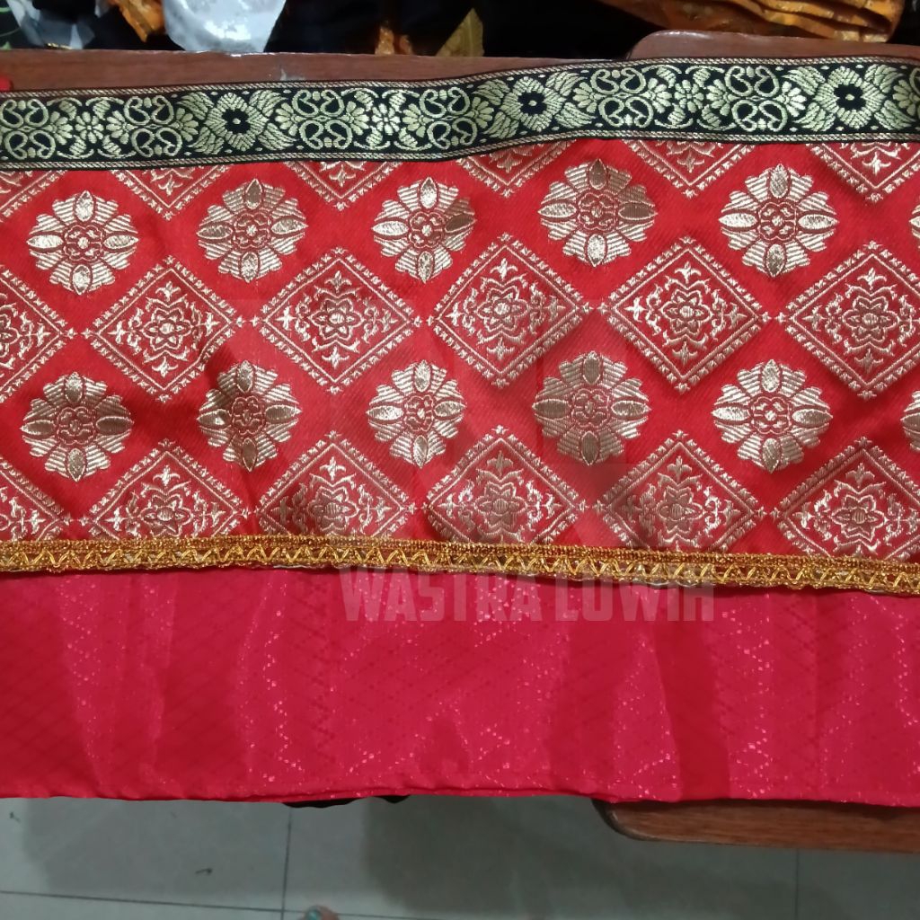 wastra pelangkiran dan wastra bedogol (togog)