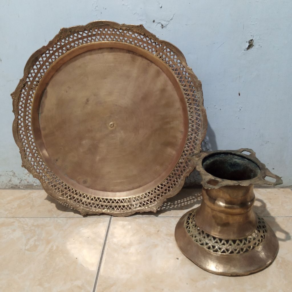 Dulang kaki/pahar/apar antikmukiran rinda bahan kuningan asli