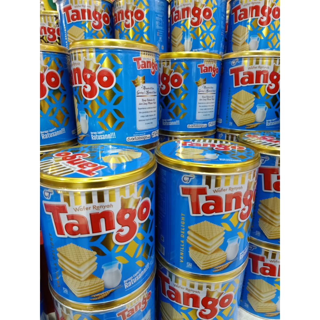 wafer tango kaleng vanila 240g