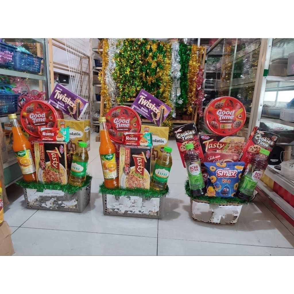 (READY BISA INSTAN)parcel natal dan tahun baru/parcel makanan/parcel snack/parcel lebaran/hadiah tah