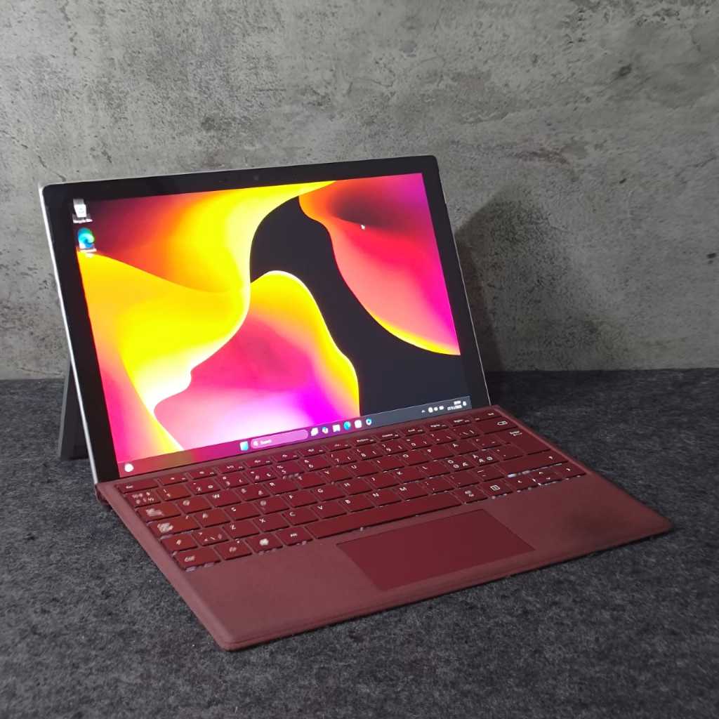 Microsoft Surface Pro 7 i5 1035G4 RAM 8GB touchscreen keyboard
