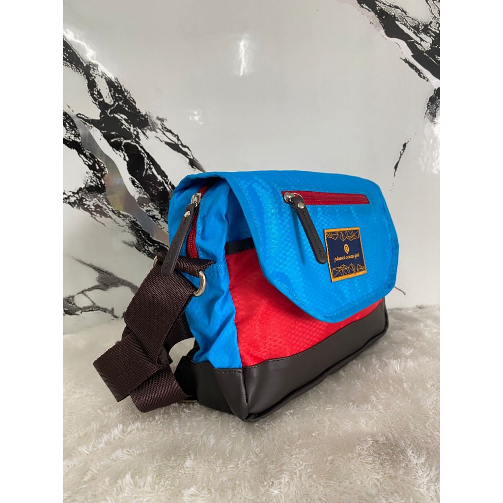 PLANET OCEAN Slingbag Wanita TGF300924