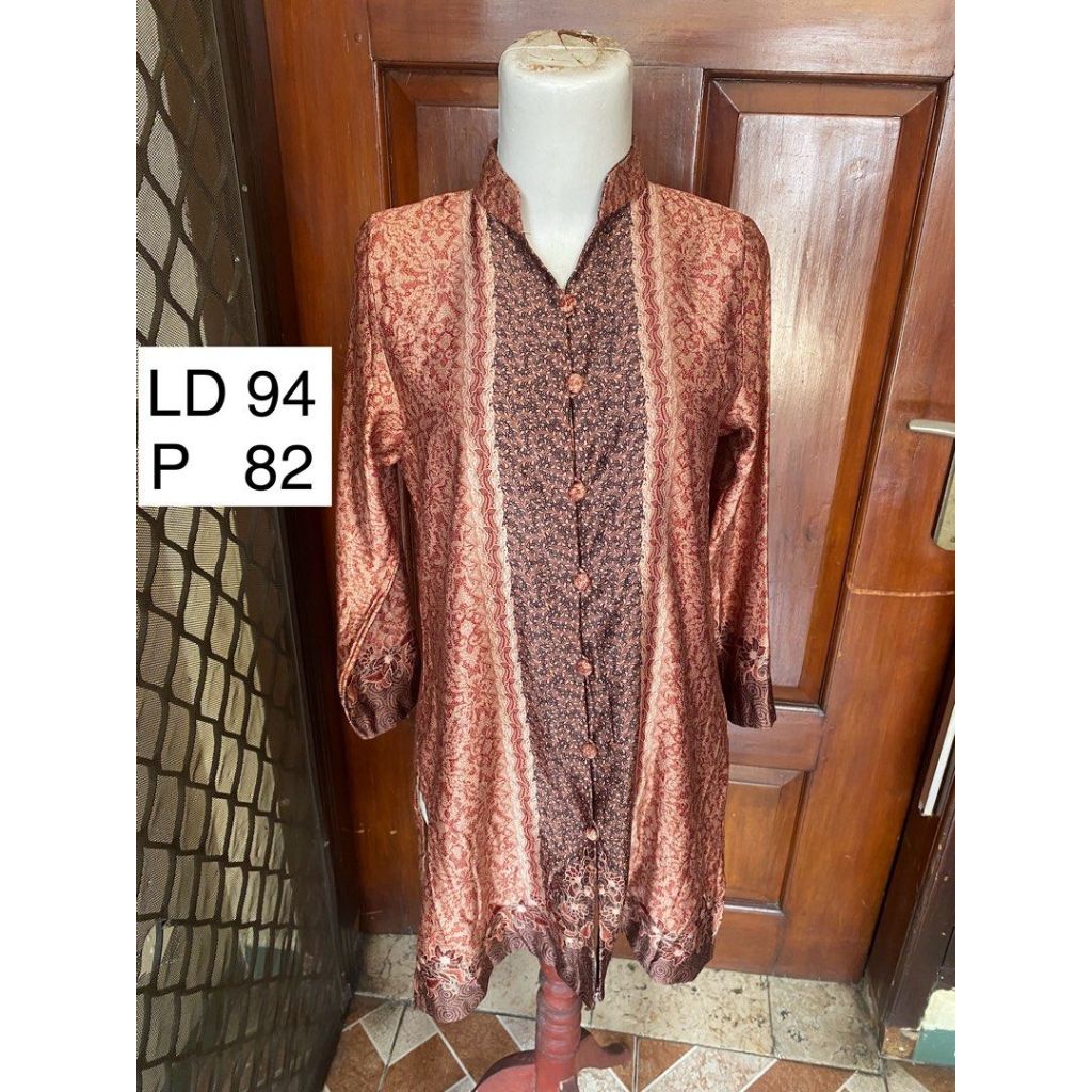 Kemeja Batik Wanita Kerah Shanghai Bahan Licin Batik Halus