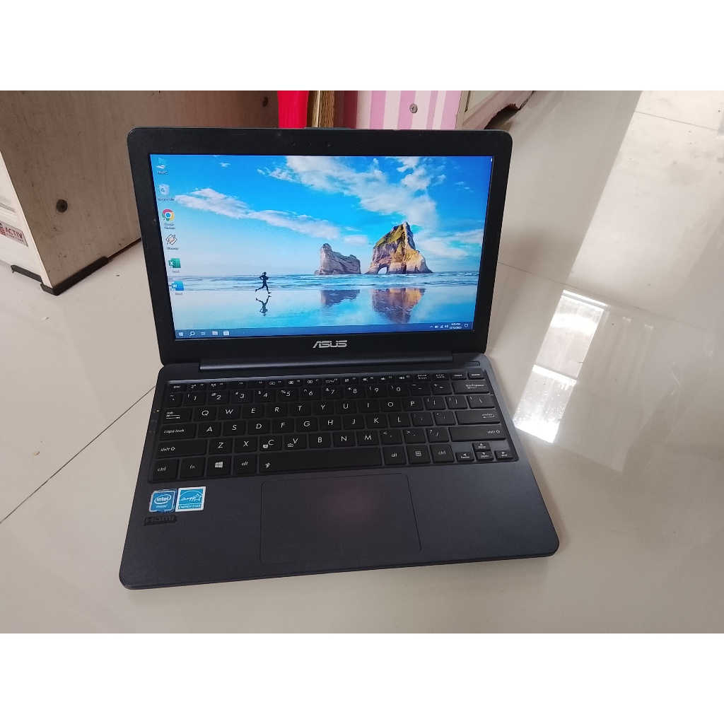 Notebook Asus E203MAH 12 Inch Intel N4000 RAM 2G DDR4L SSD 120GB Baterai Awet Normal
